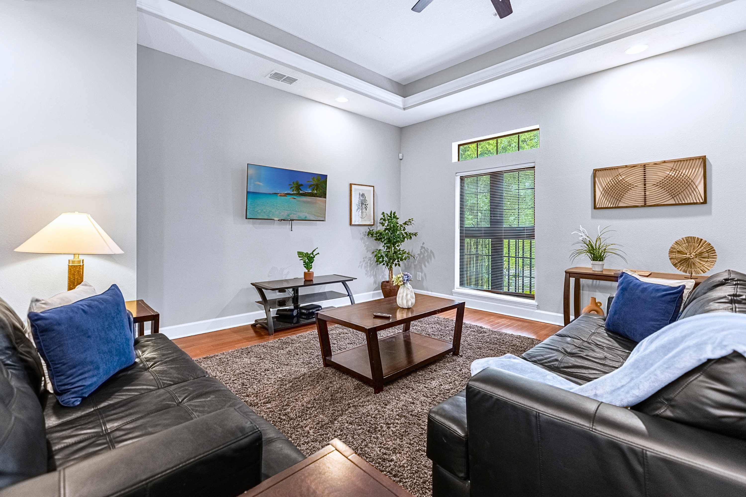 Family Vacation Home Near Disney with Resort Pool 6