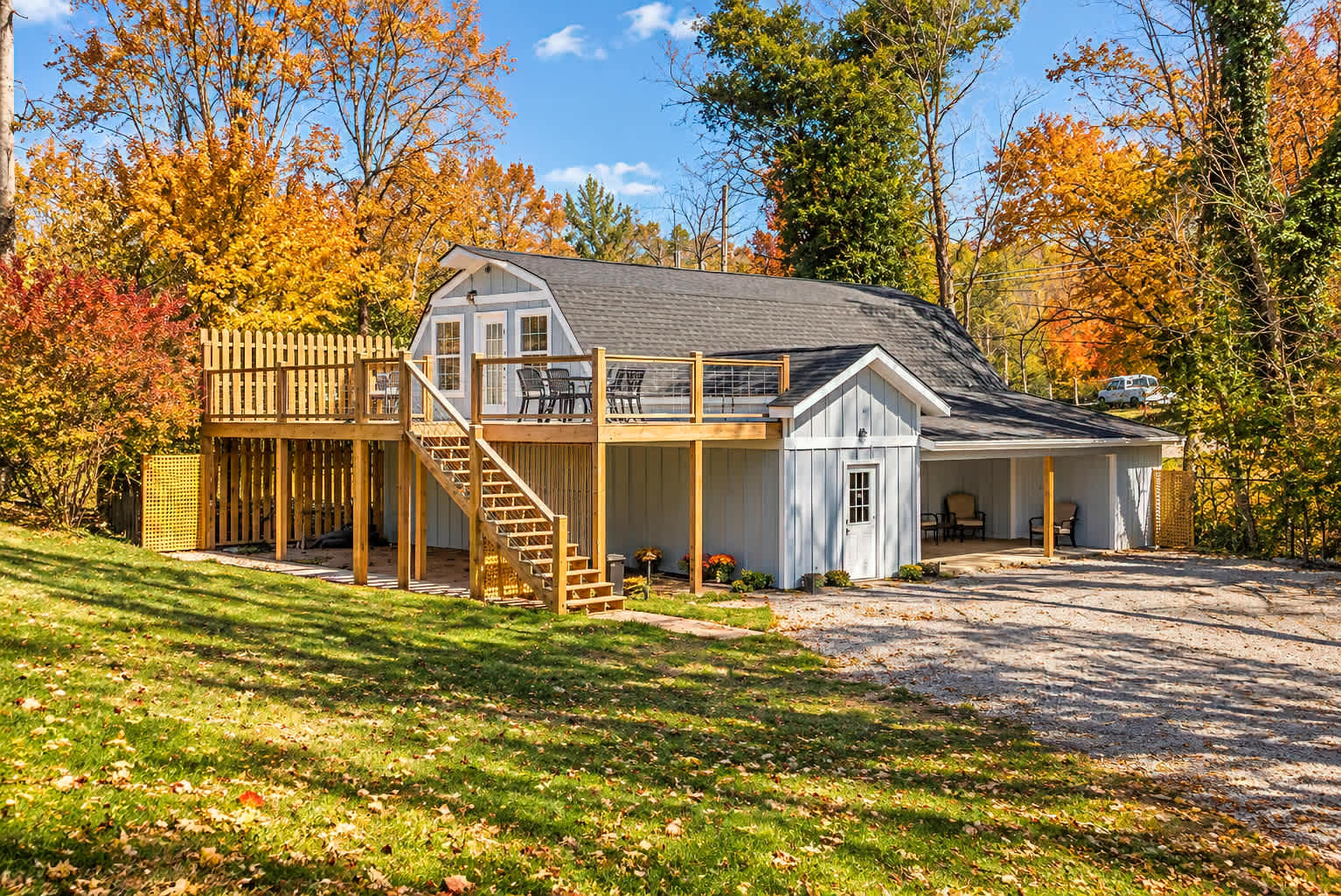 Welcome to the Barn! Multi-level retreat and spacious elevated deck