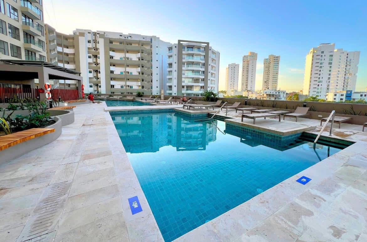 5 Min to Beach | Rooftop Pool | Balcony