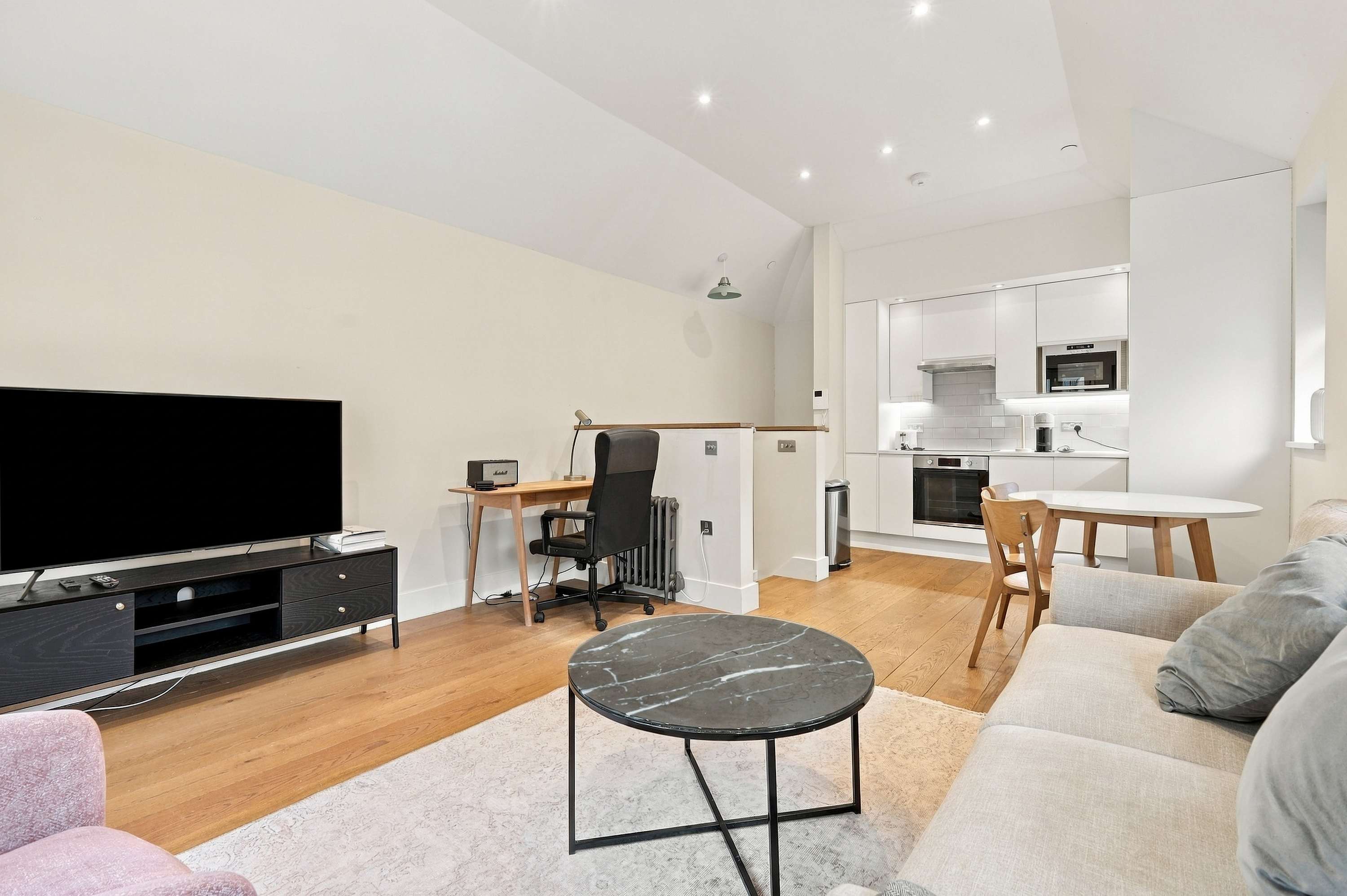 The Willow l 1 Bed l Lower Marsh, Waterloo