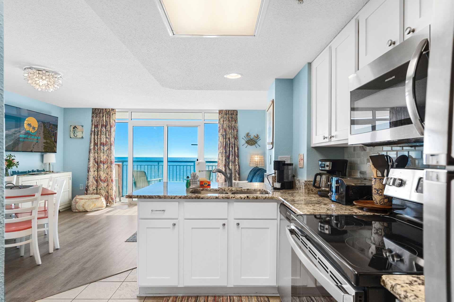 Roxanne Towers 1004 Oceanfront | Photo 17