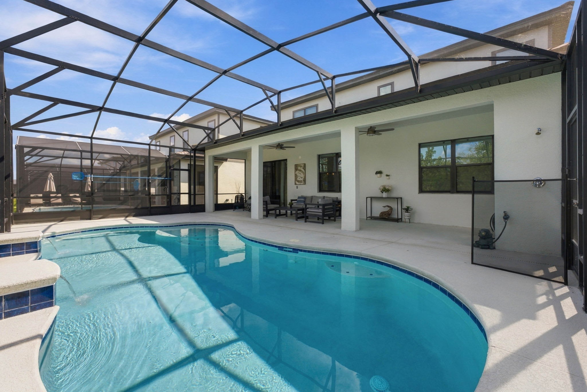 Stunning 6BR, Private Pool, Prime Location