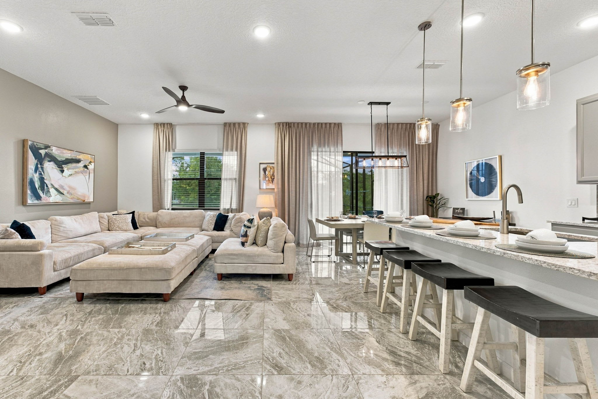 Stunning 6BR, Private Pool, Prime Location