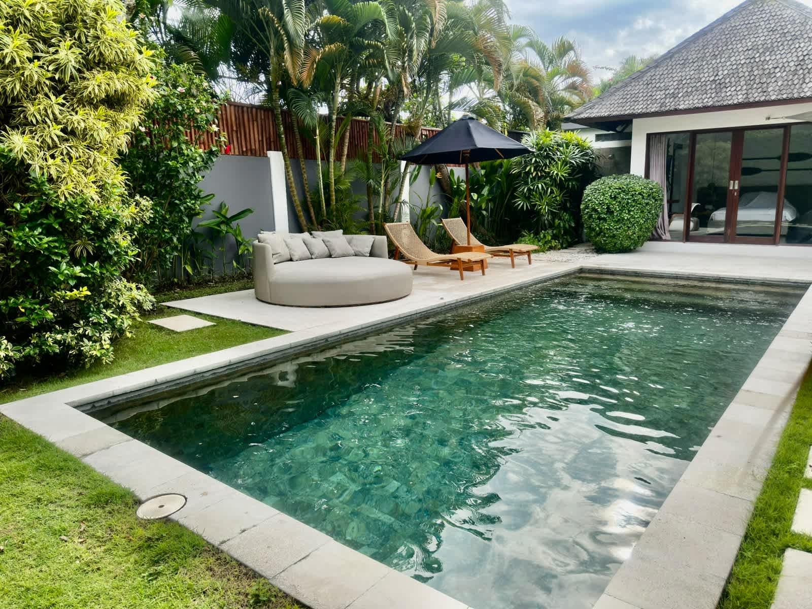 Villa Iris: 3BR w/Bathtub & Private Pool, Seminyak — Seminyak, Bali — vacation rental