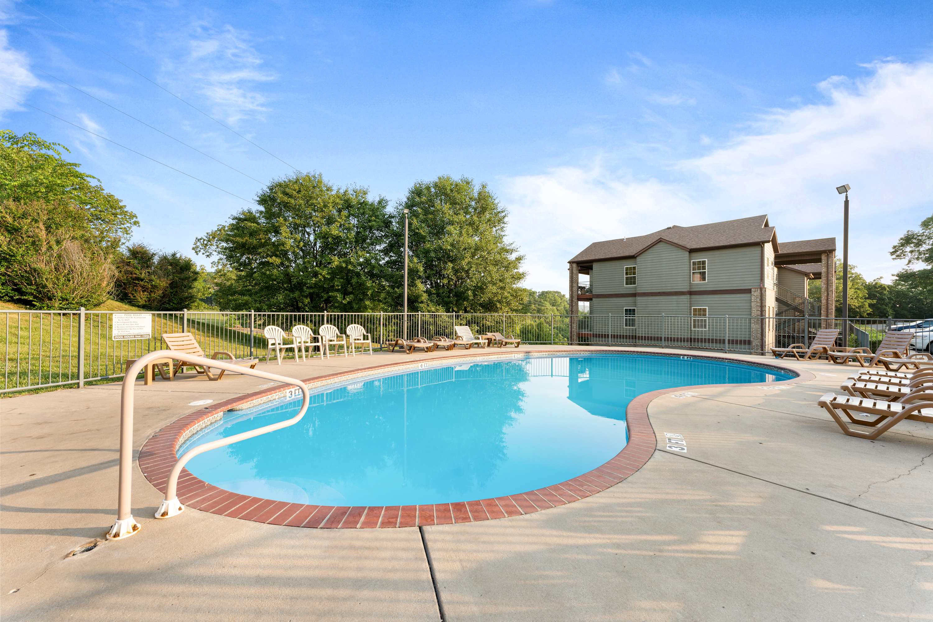 Ledgestone Country Club Retreat 2
