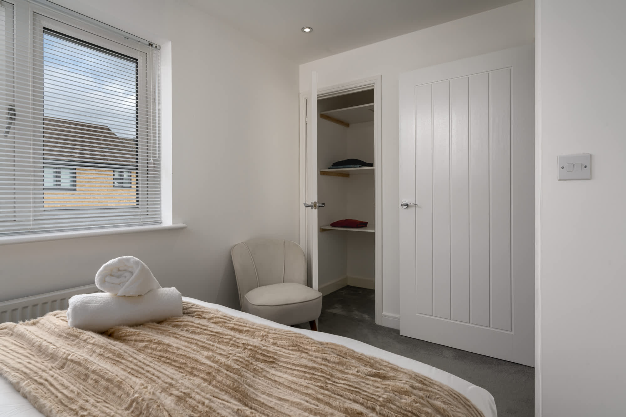 Luxury 5-Bed Detached Home | Garden & Parking