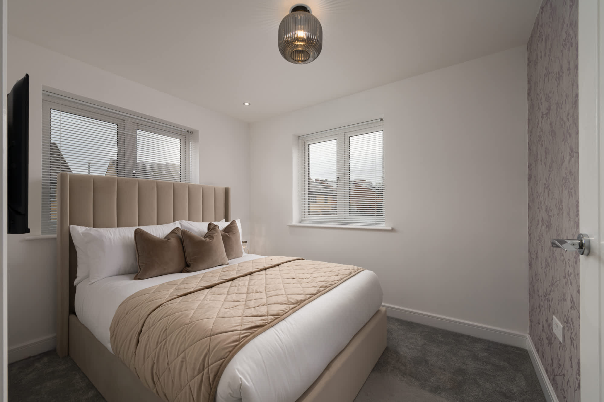 Luxury 5-Bed Detached Home | Garden & Parking