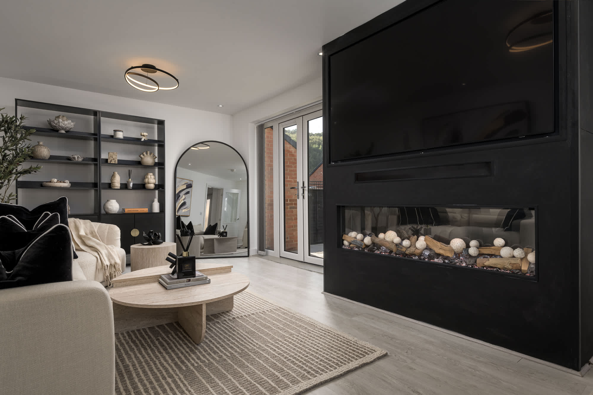 Luxury 5-Bed Detached Home | Garden & Parking