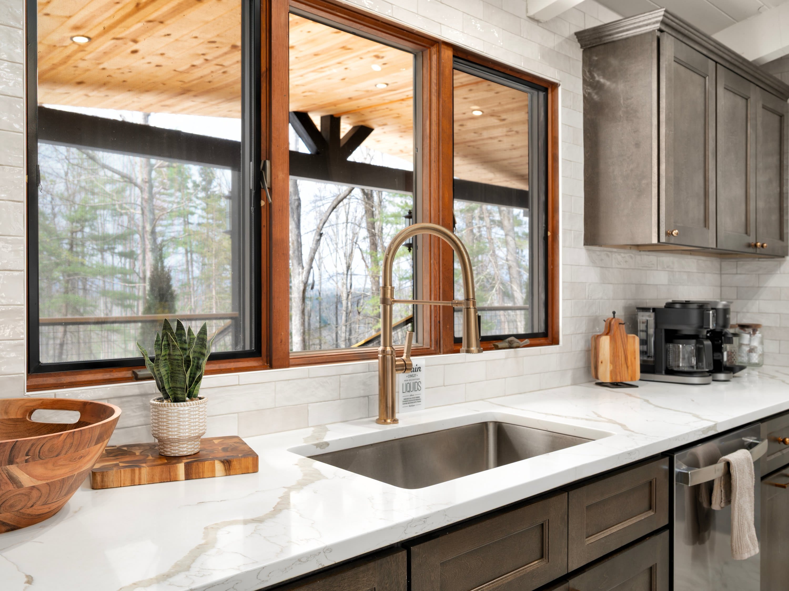 Ridgetop Lodge | Hot Tub, Sauna & Red Stag Lounge - Photo 17