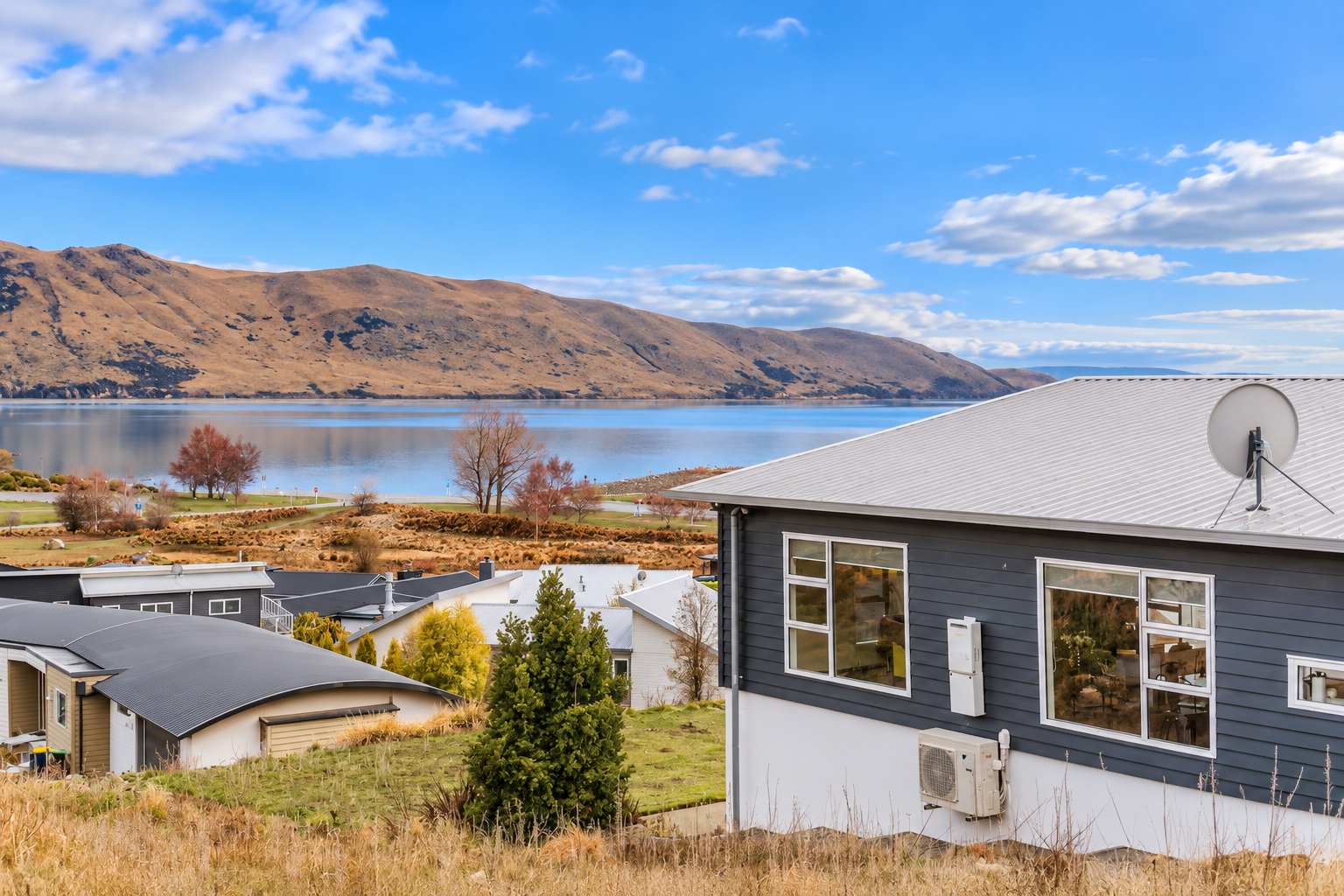Hillside Haven | Tekapo | 3BR with Games & Views