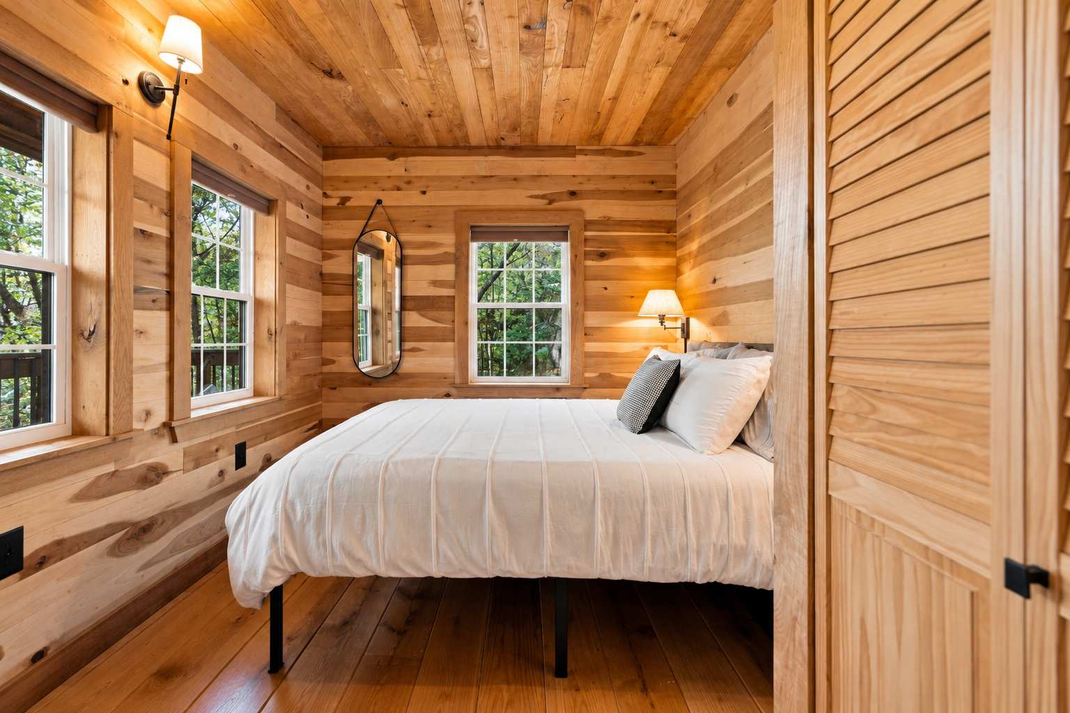 Luray Cabin w/Fireplace & Walk to River Adventures