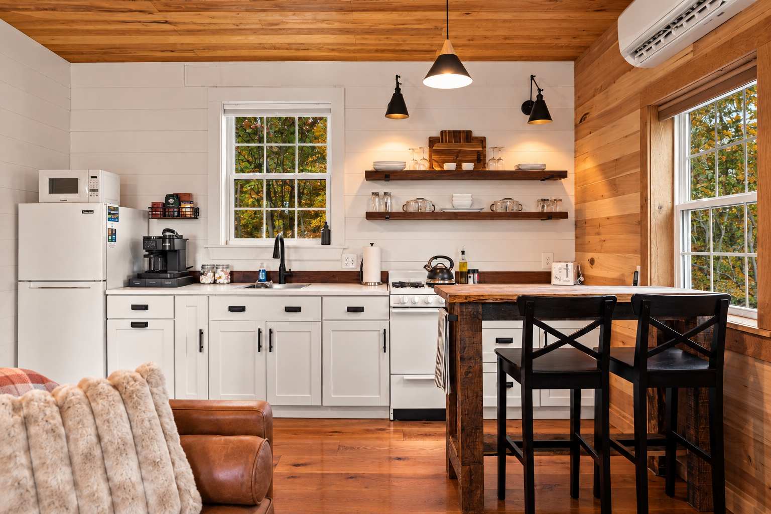 Luray Cabin w/Fireplace & Walk to River Adventures