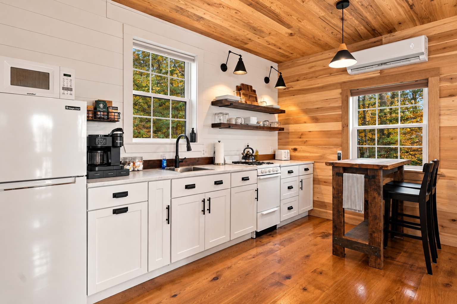 Prepare everything from a quick breakfast before hitting the river to a relaxing dinner at home.