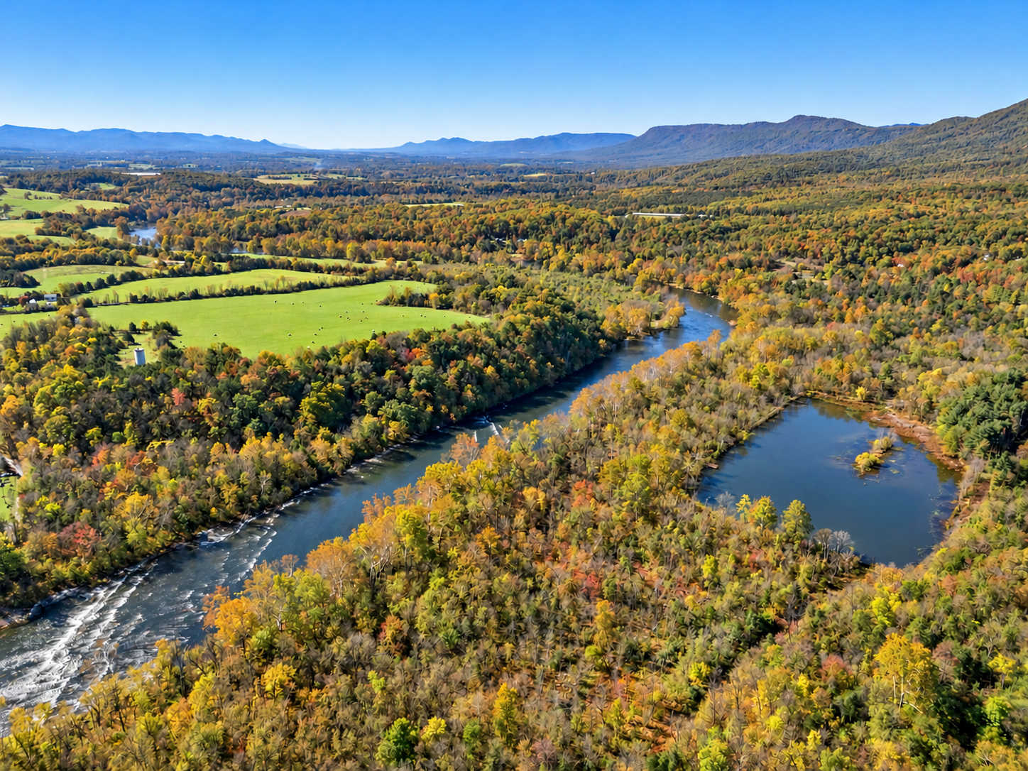 Luray Cabin w/Fireplace & Walk to River Adventures