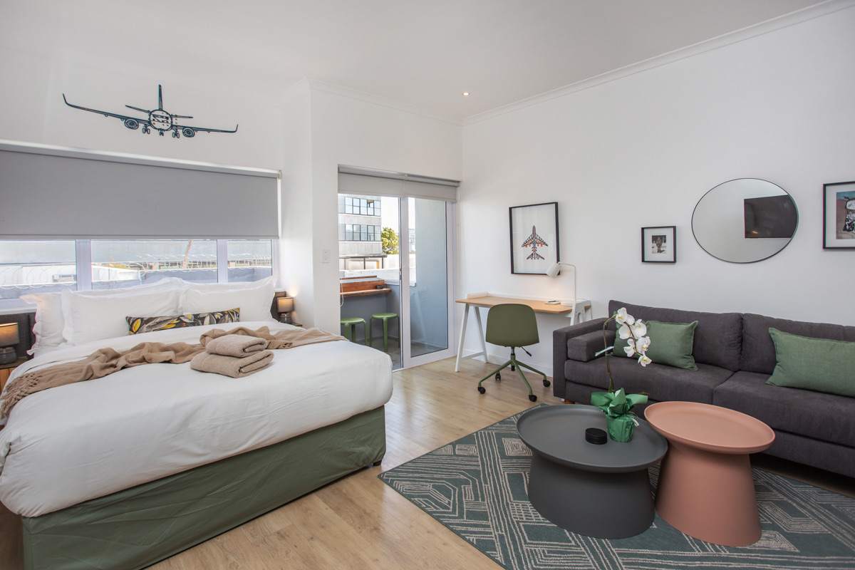 Beautiful Studio Steps from Sea Point Promenade — Cape Town, Western Cape — vacation rental