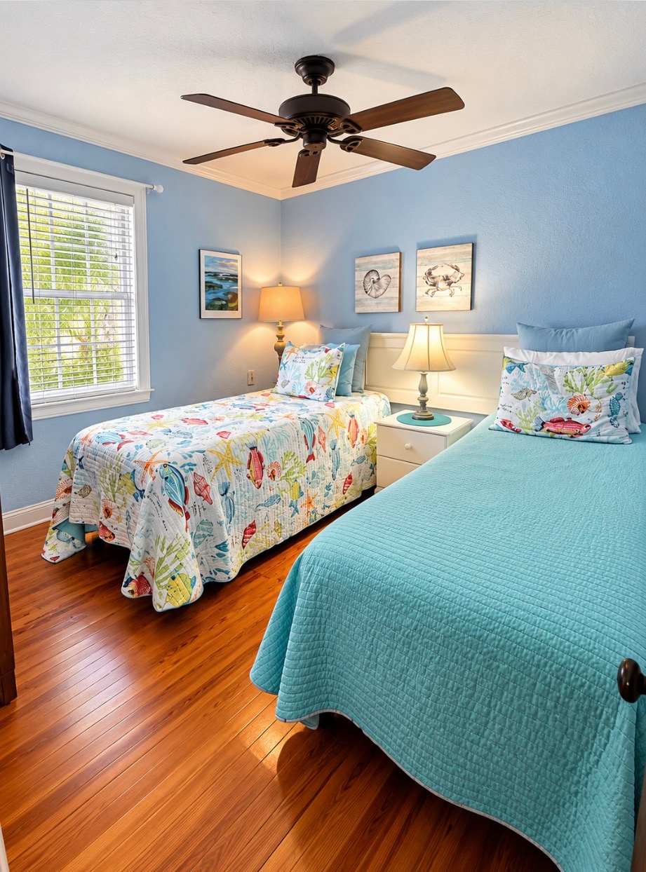 Vilano Cottage | 3 Min to Beach | Outdoor Shower