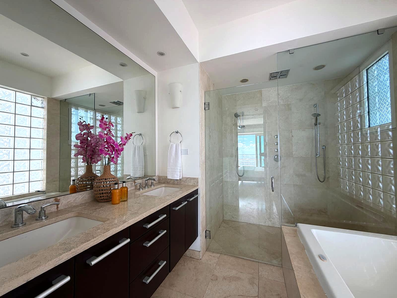 SeaLotus 2BR Beachfront Condo at Aqualina · Simpson Bay | SeaLaVie SXM — photo 12
