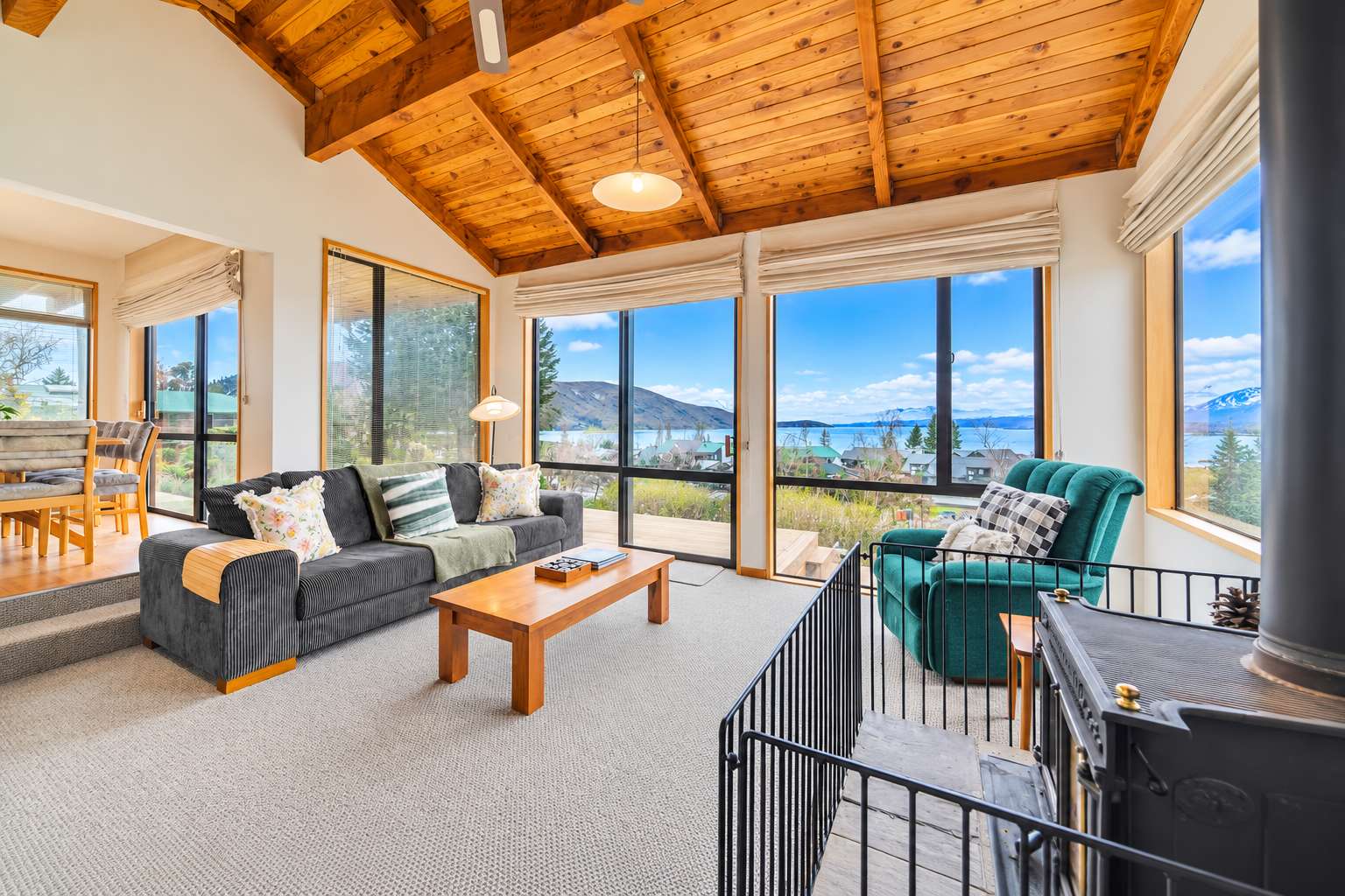 Manawaroto 3BR | Mountain & Lake Views | Sleeps 6