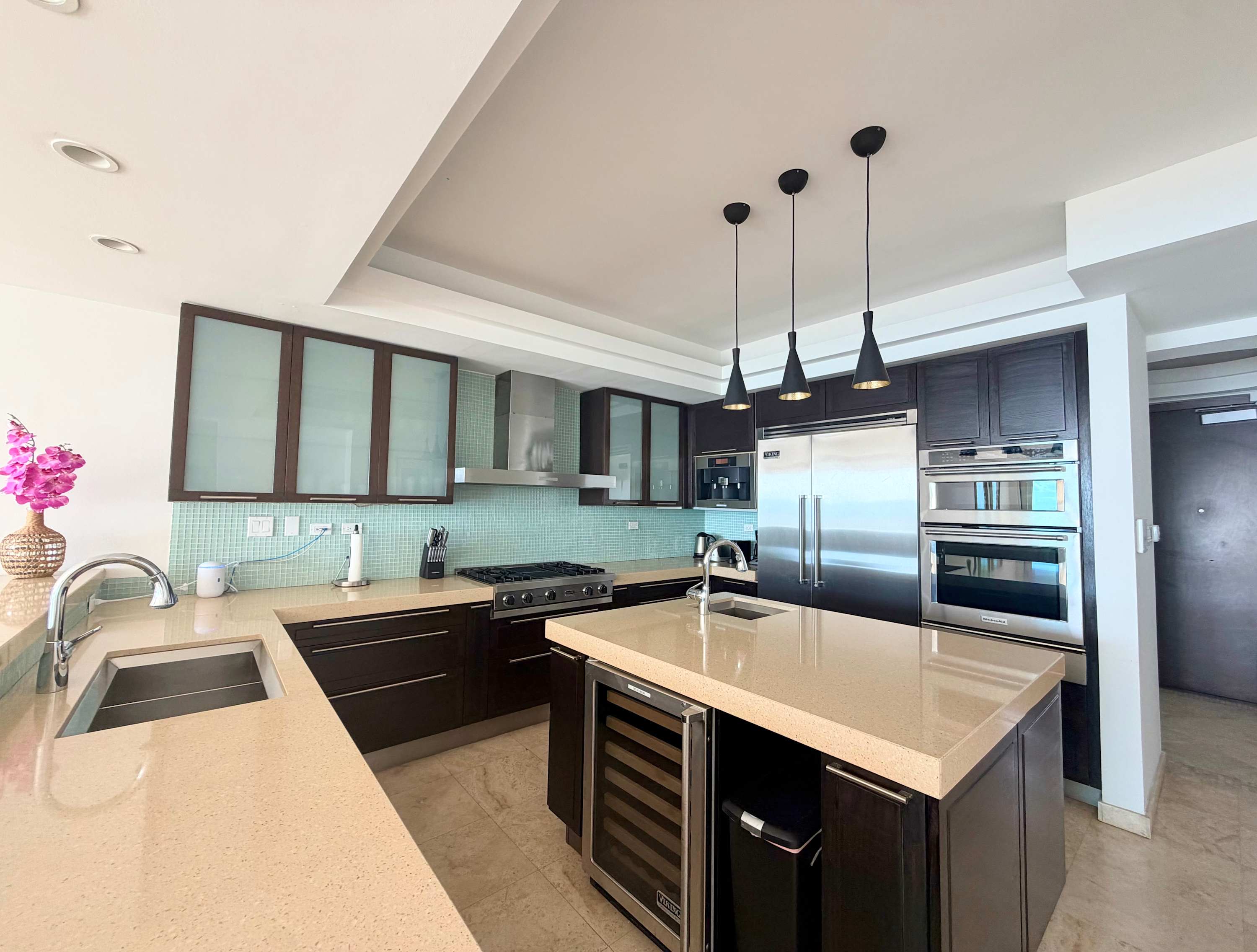 SeaBlossom 3BR Ocean View Penthouse, Aqualina — photo 18