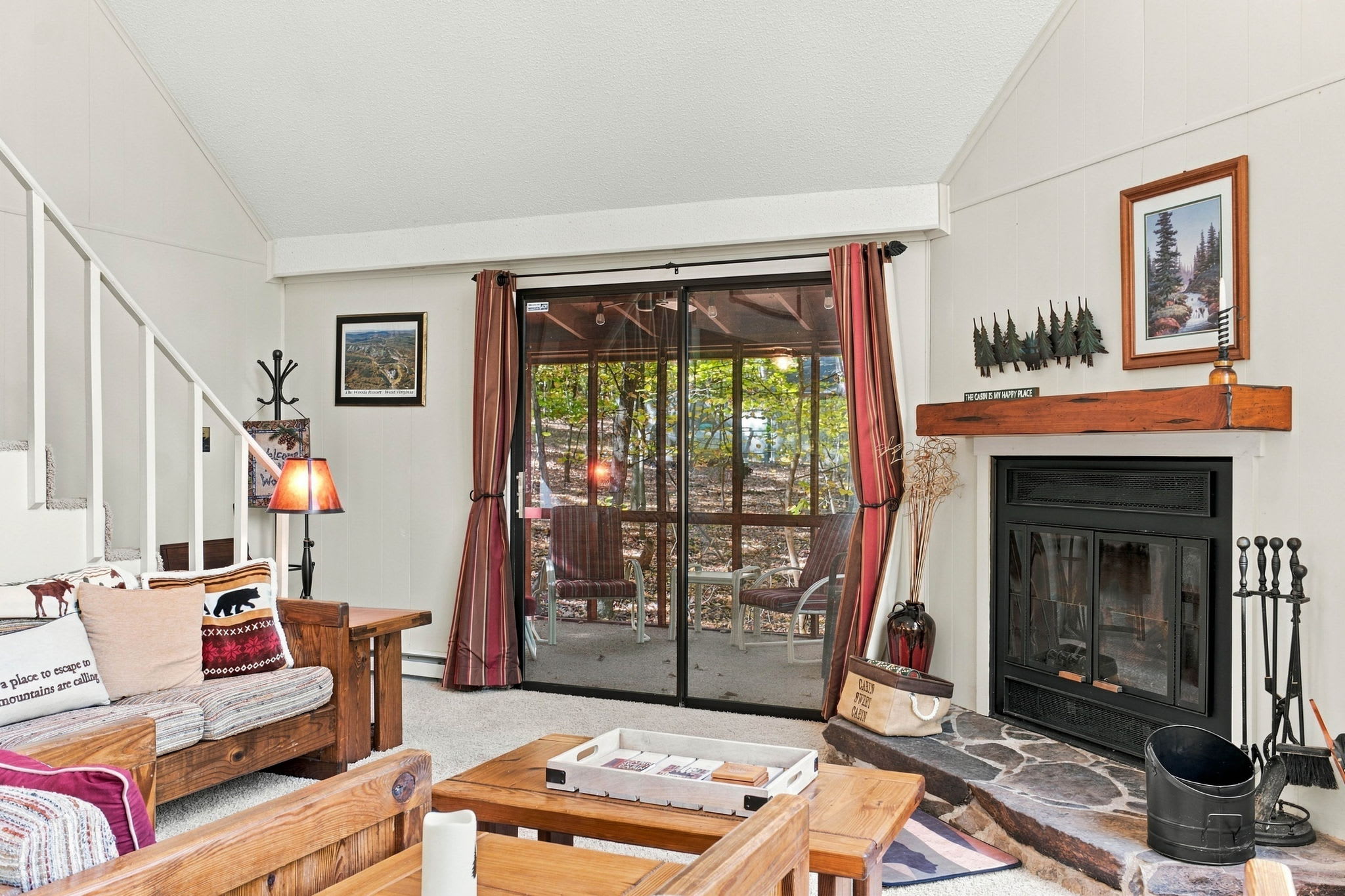 This cozy, dog-friendly 2BR retreat offers the perfect mix of relaxation and adventure.