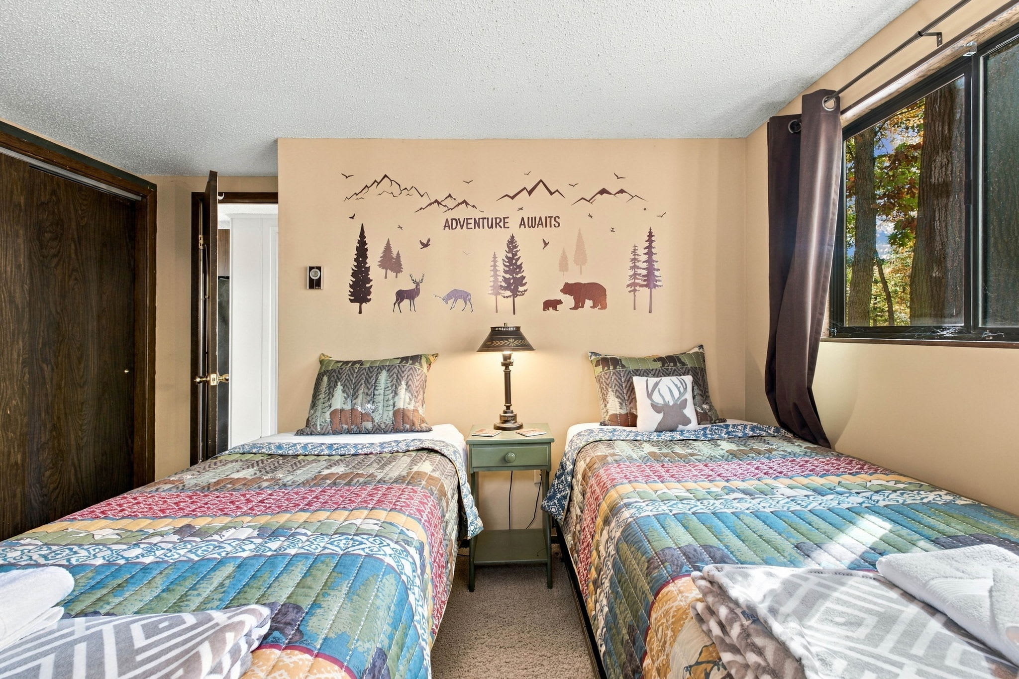 The Woods Resort: + Cozy Fireplace