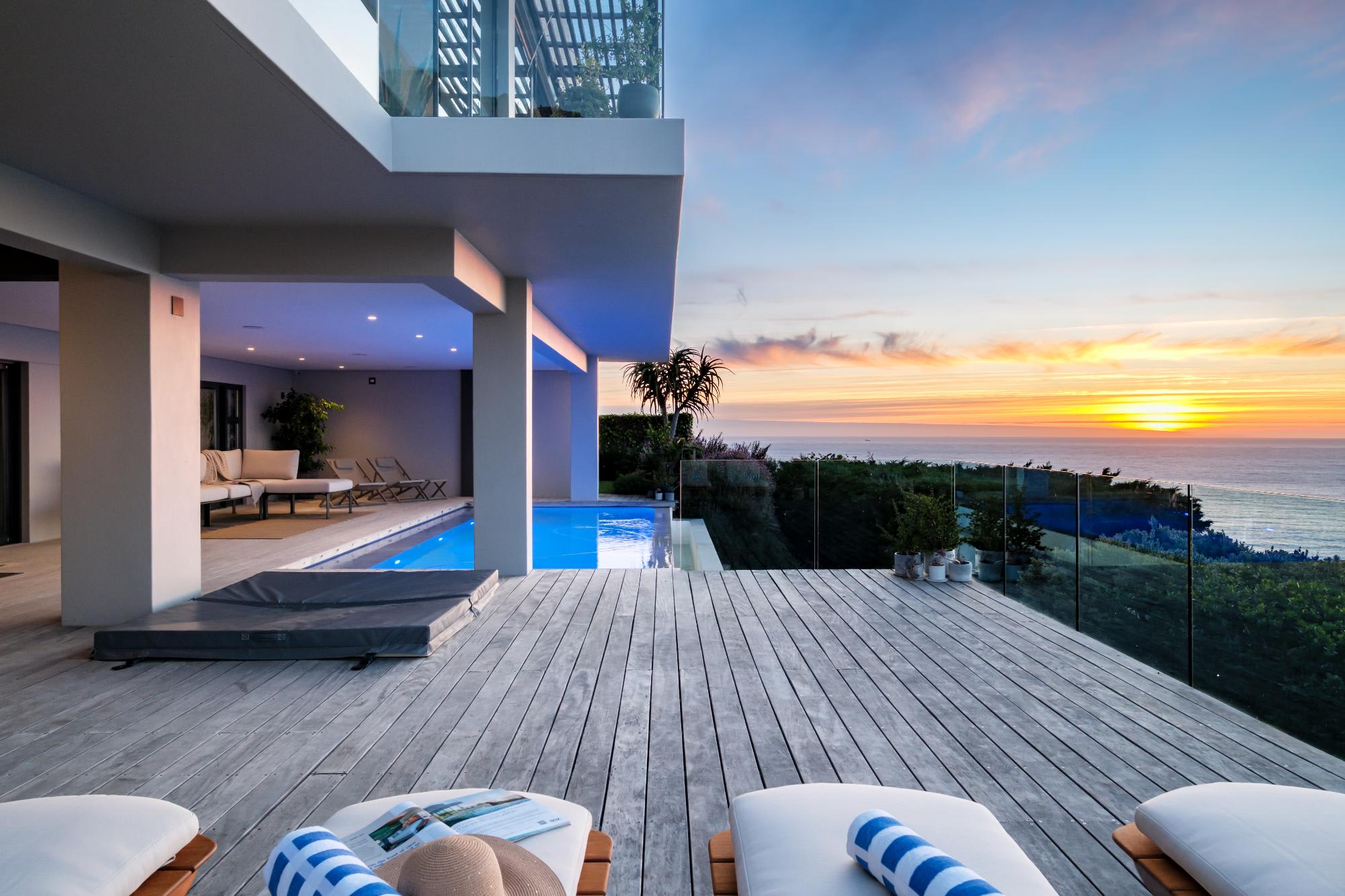 Luxurious Holiday Villa w Views Pool Jacuzzi Halo Villa