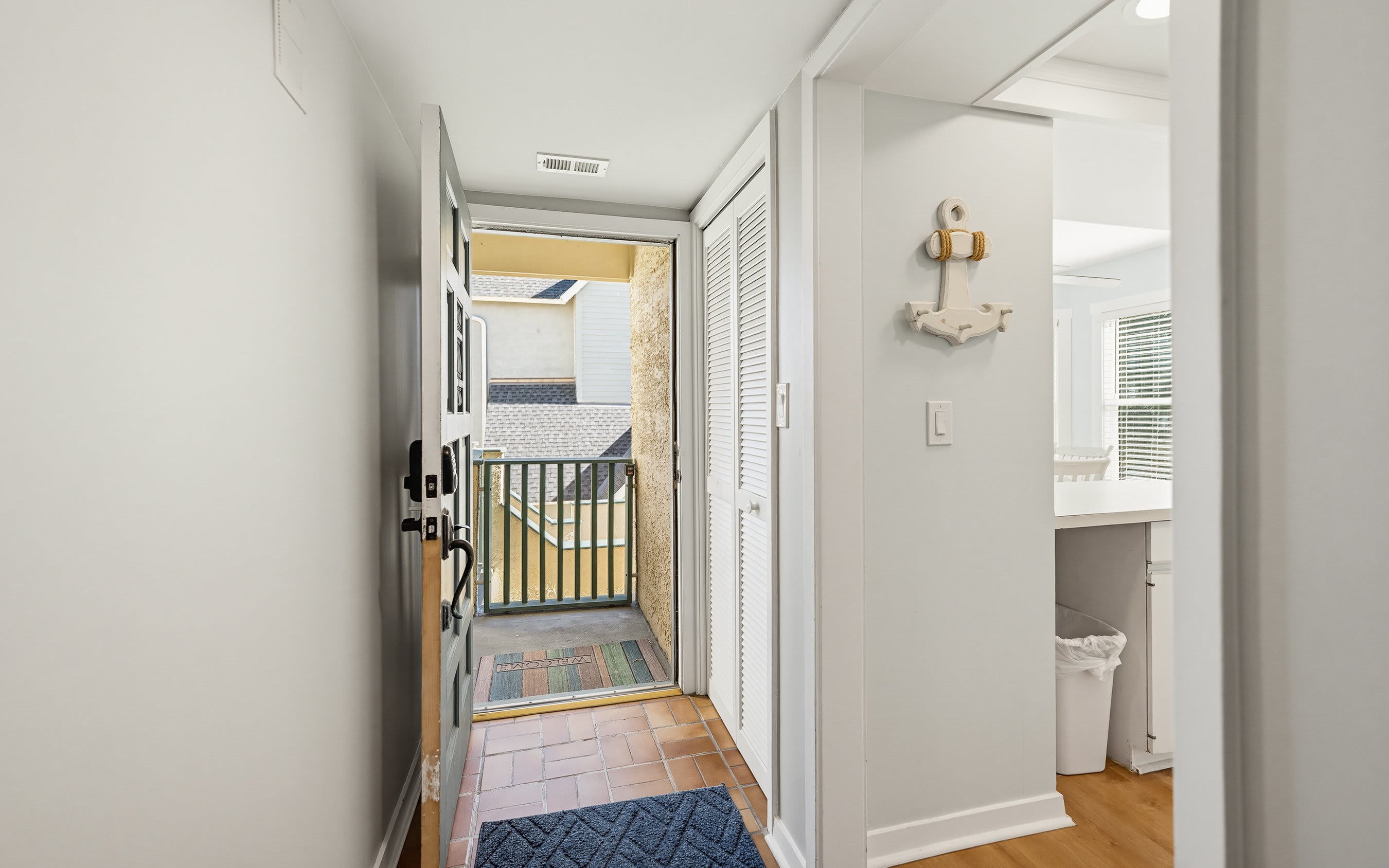 661 Newhaven | Photo 2