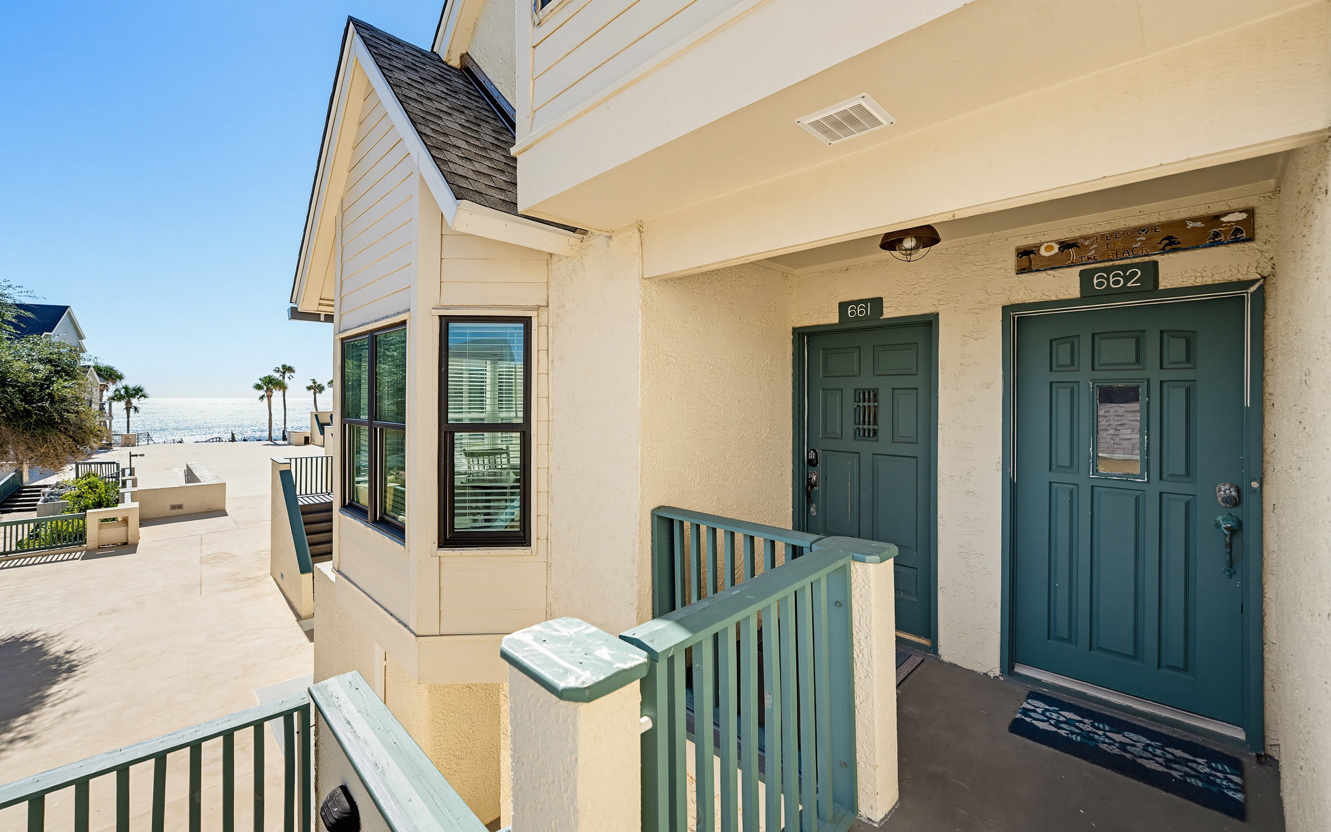 661 Newhaven | Photo 3