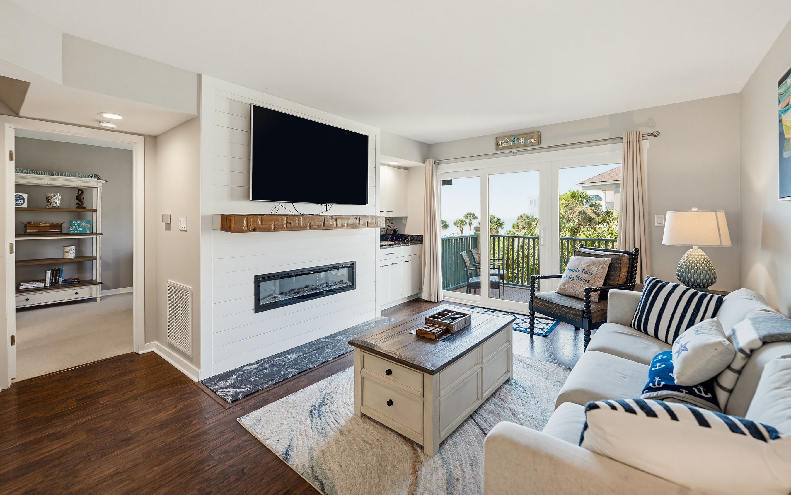 661 Newhaven | Photo 8