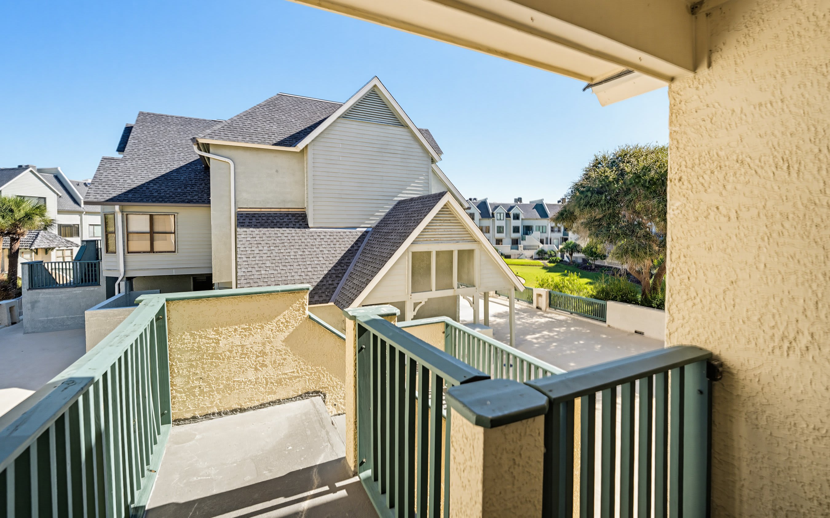 661 Newhaven | Photo 7