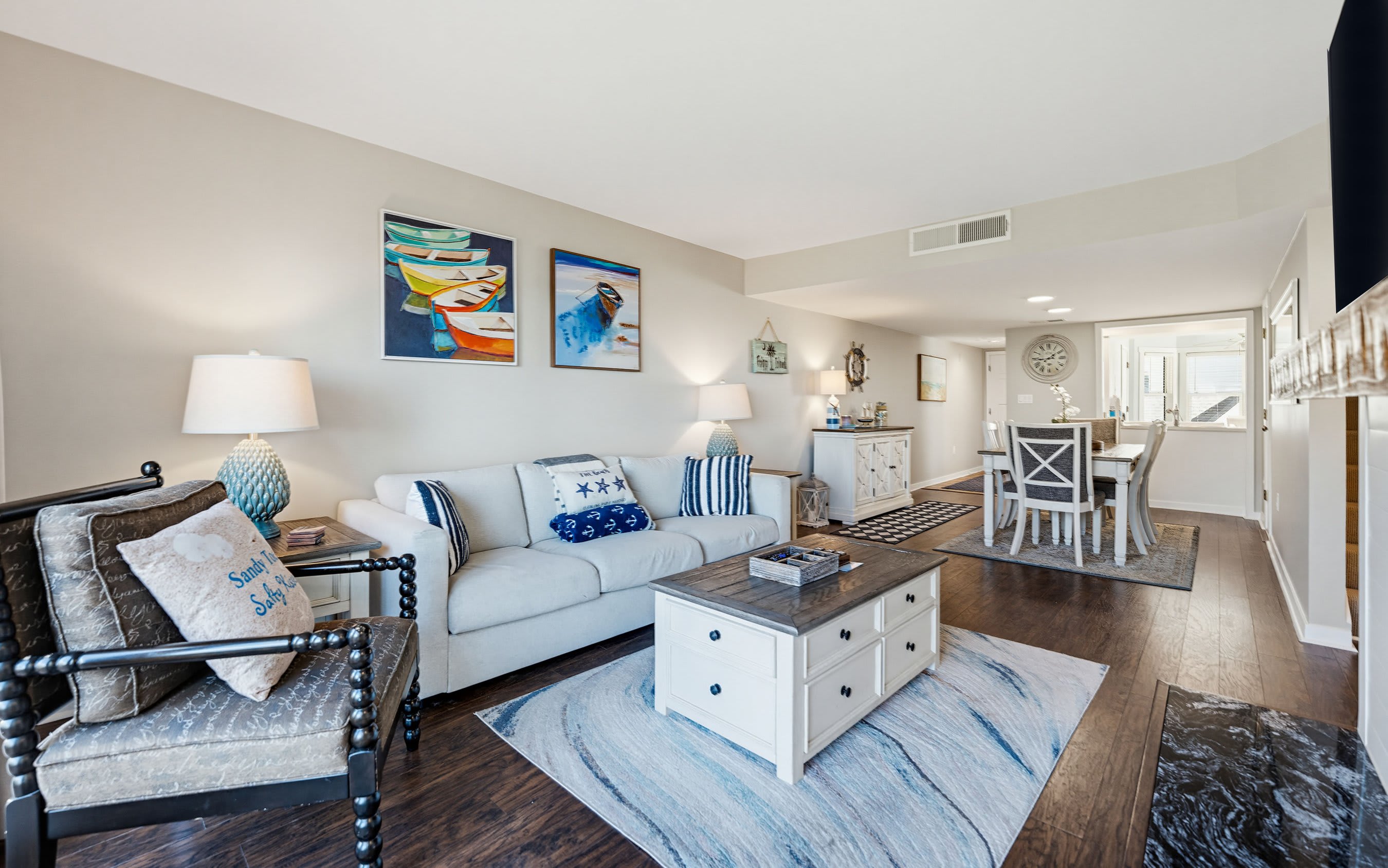 661 Newhaven | Photo 9