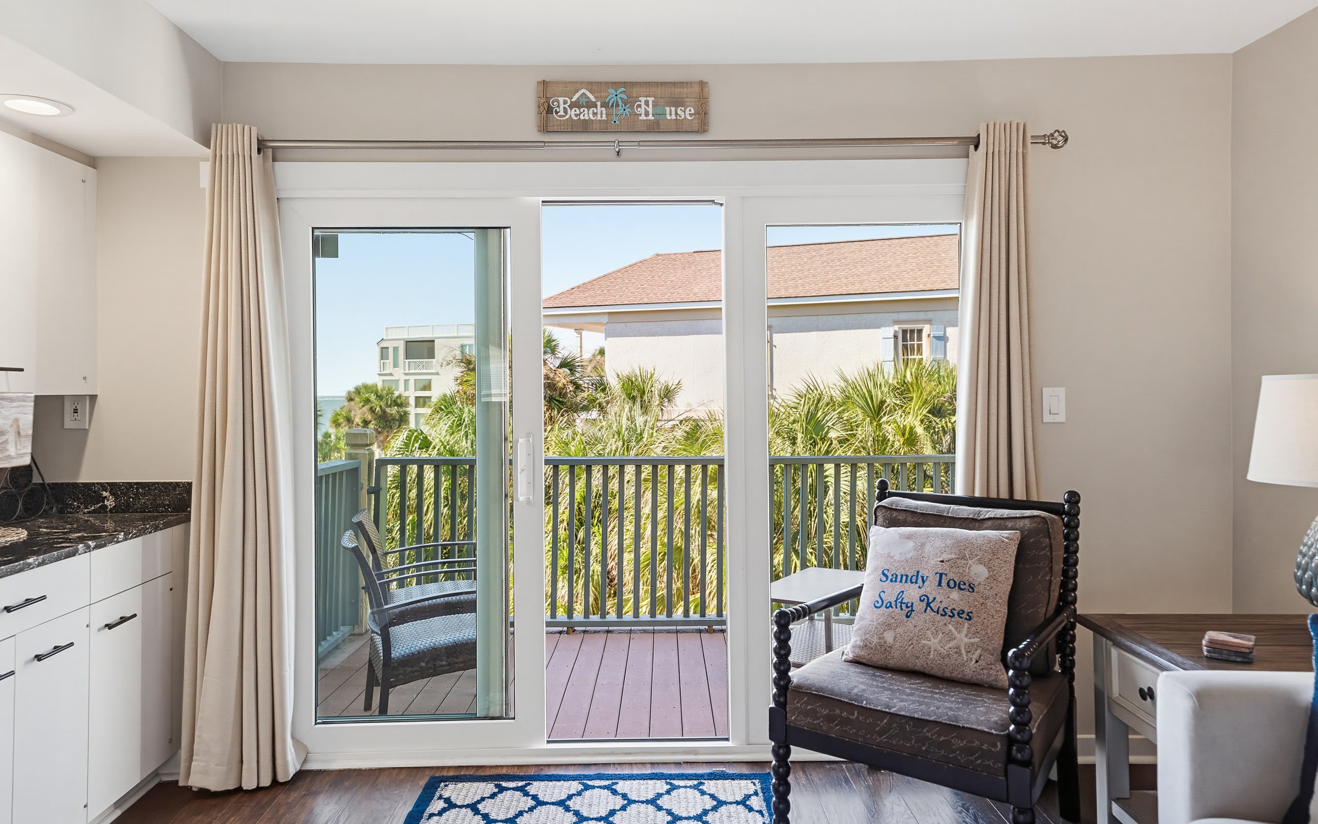 661 Newhaven | Photo 11