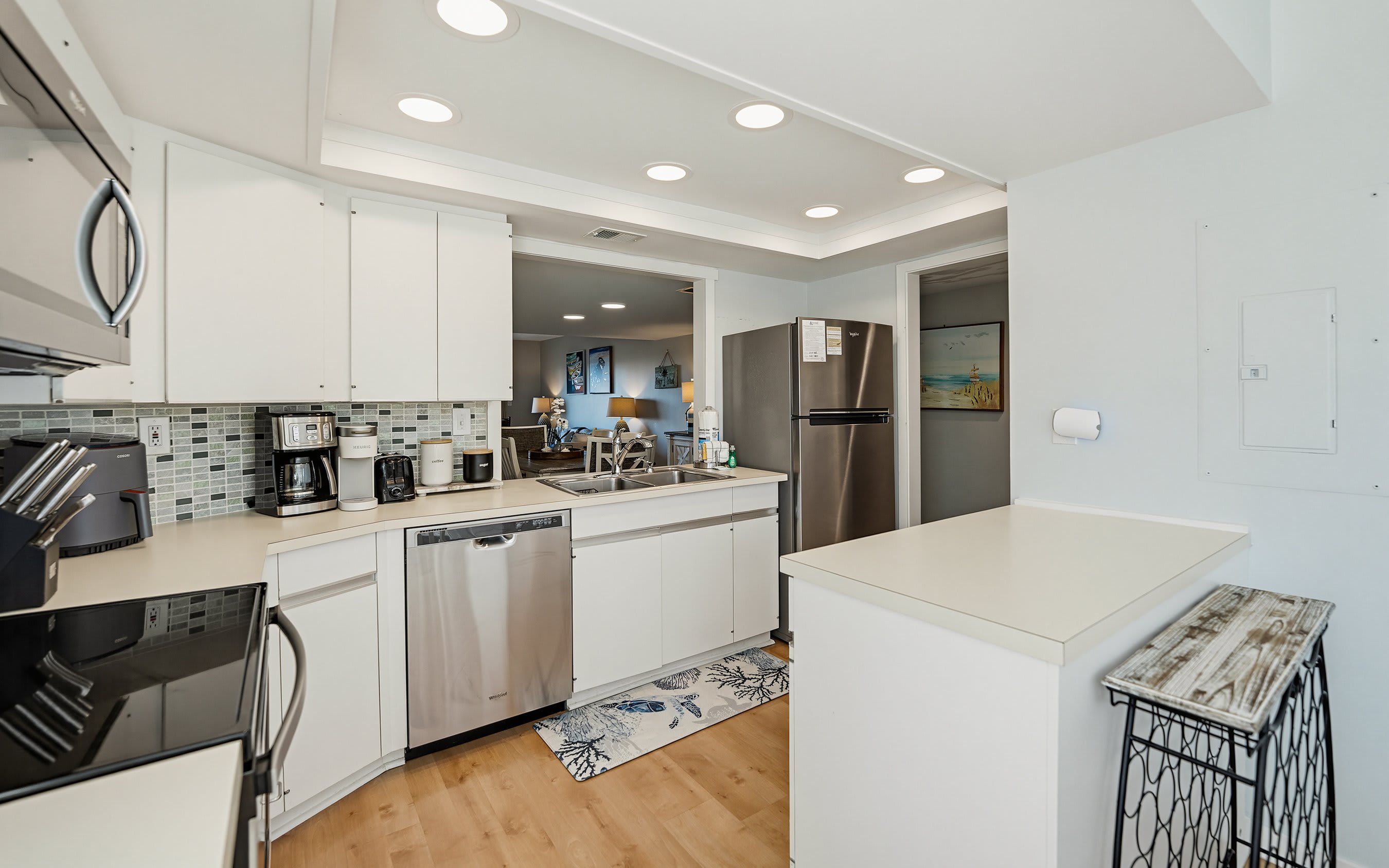 661 Newhaven | Photo 18