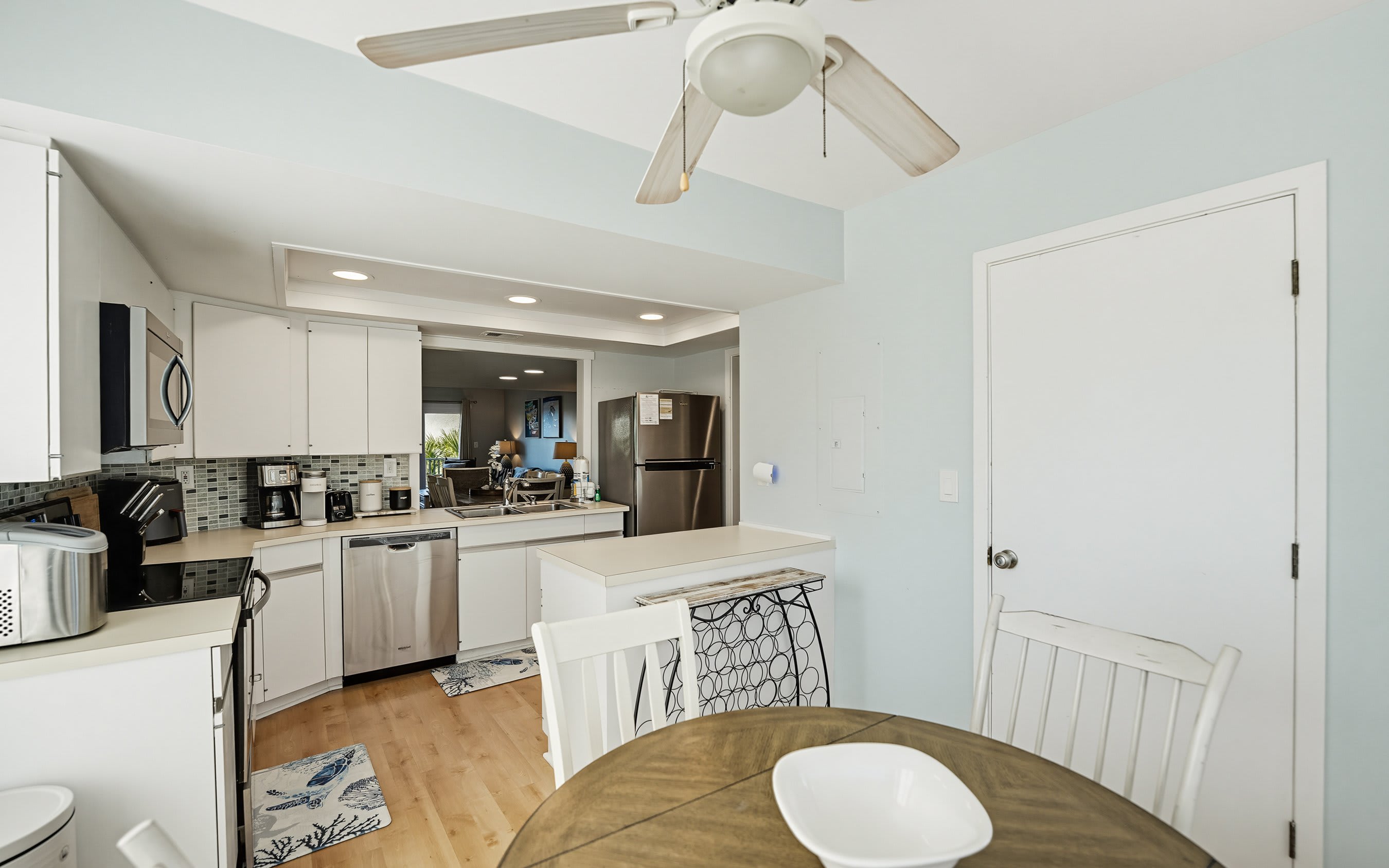 661 Newhaven | Photo 23