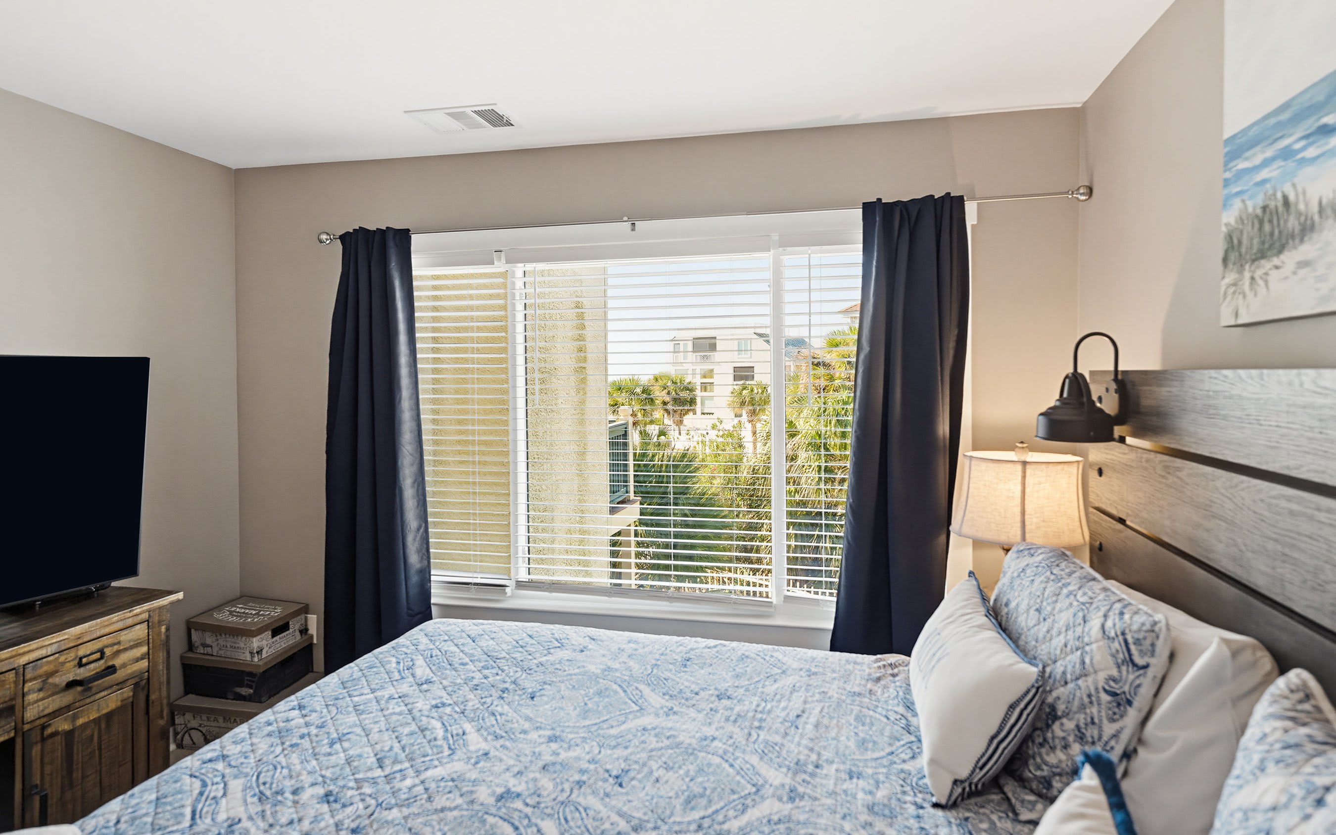 661 Newhaven | Photo 27