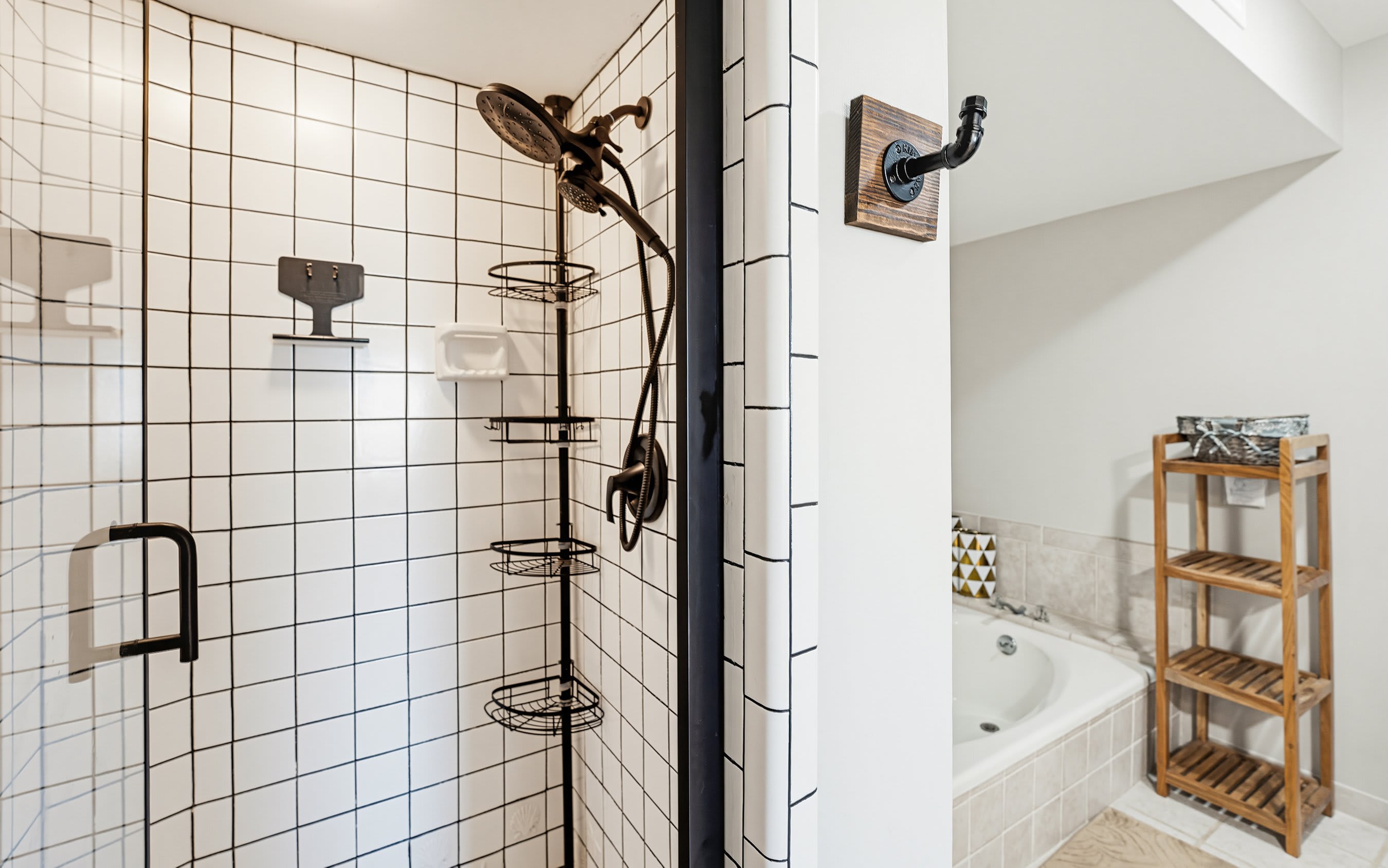 661 Newhaven | Photo 33