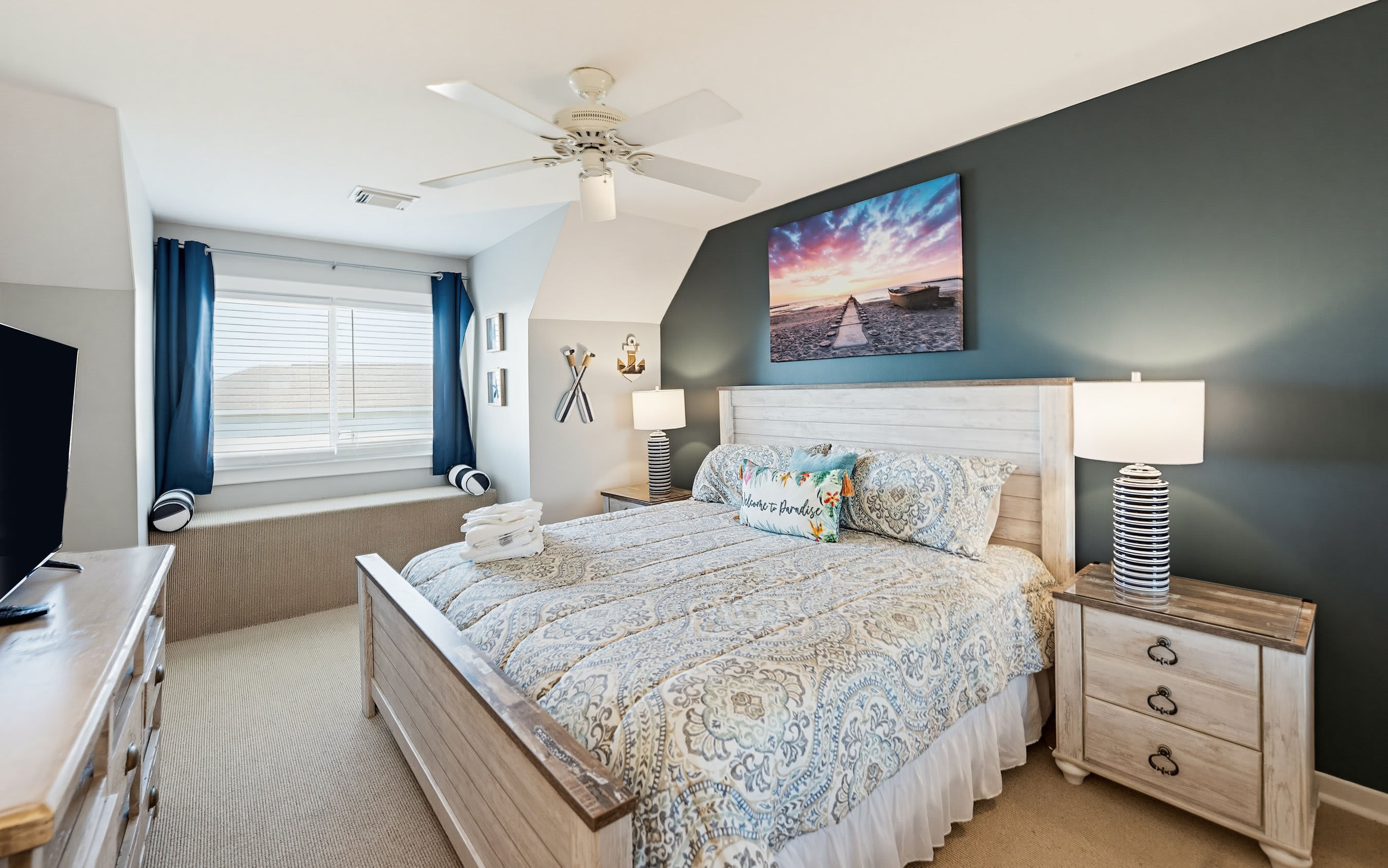 661 Newhaven | Photo 37