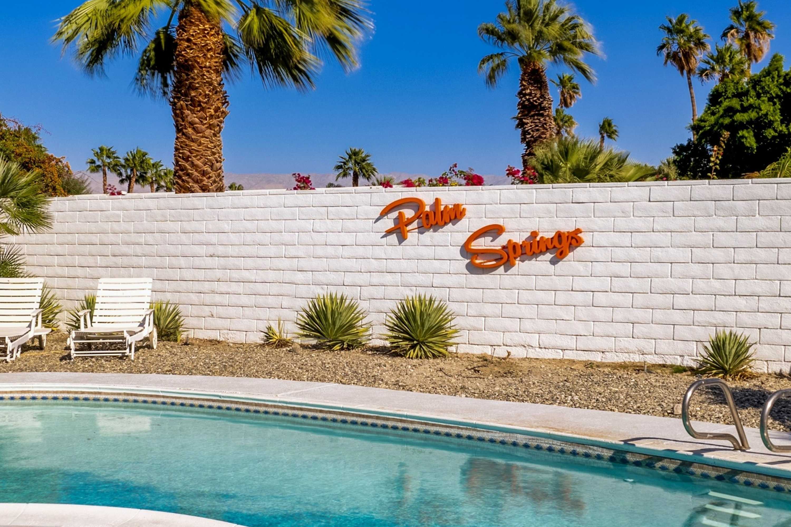 Sun, swim, and everything you need in Palm Springs at Retro Desert Retreat