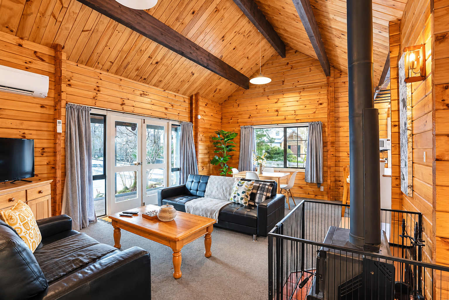 Gemini | 2BR | Near Church, Trails & Stargazing
