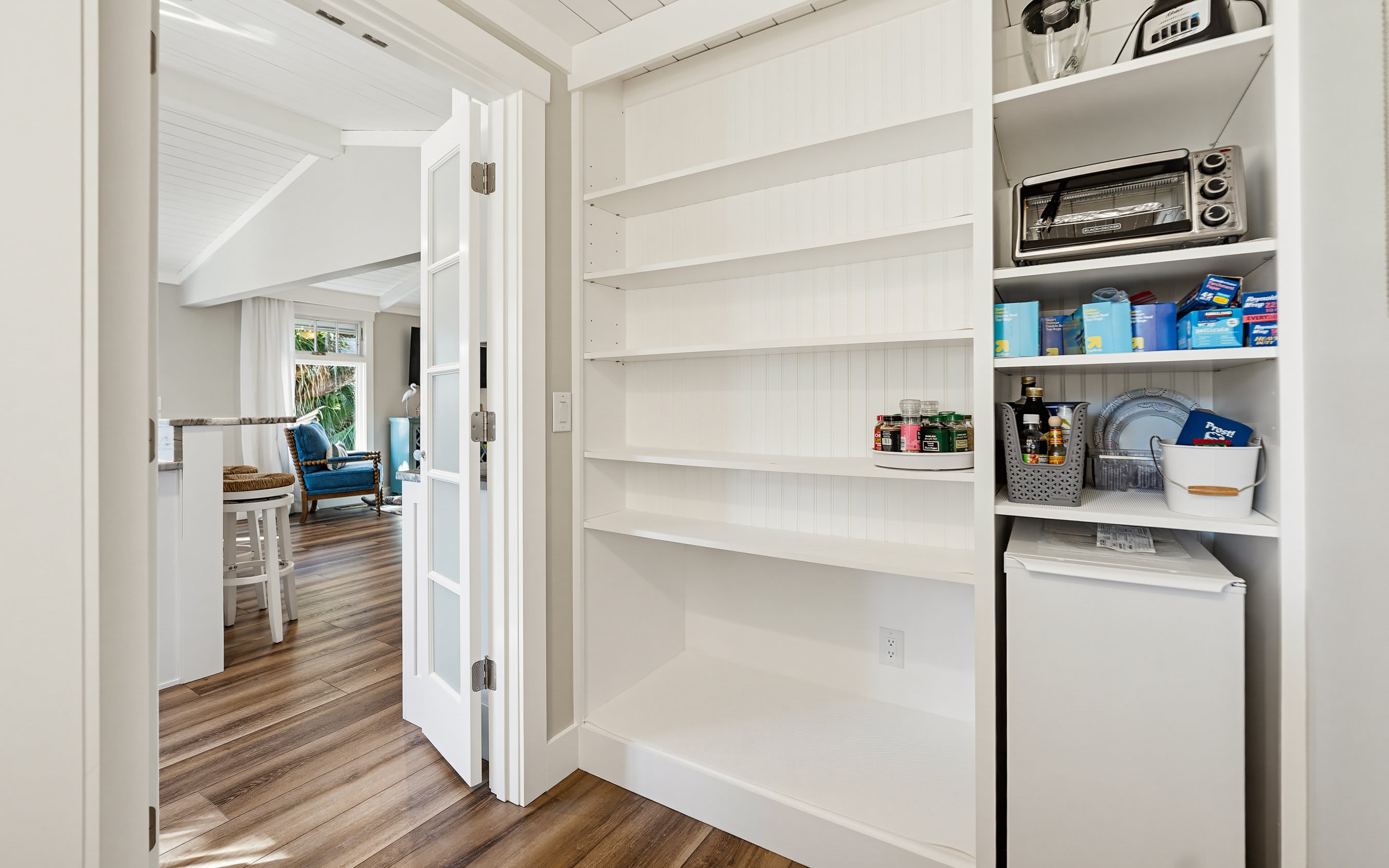 Walk In Pantry with Washer and Dryer and Ice Machine 