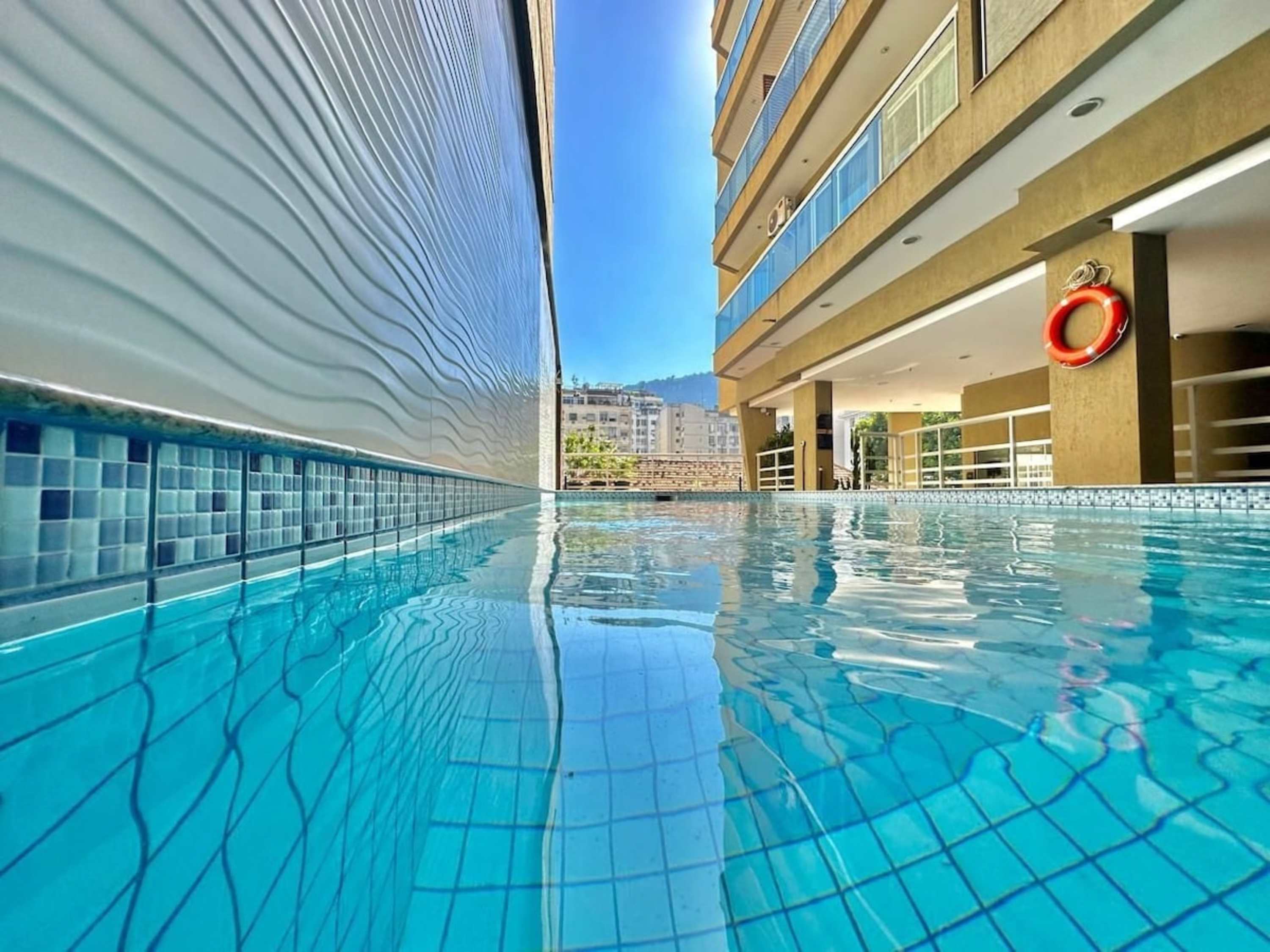 Ipanema Apartment: Pool, Balcony and park — Rio de Janeiro, Rio de Janeiro — vacation rental