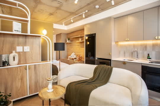 Modern Sunset Studio - Rooftop Pool & BBQ — Cape Town, Western Cape — vacation rental