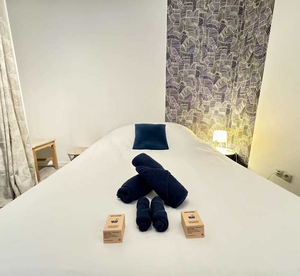 Chambre Neuf Ecluses 2eme etage – Béziers – photo 1