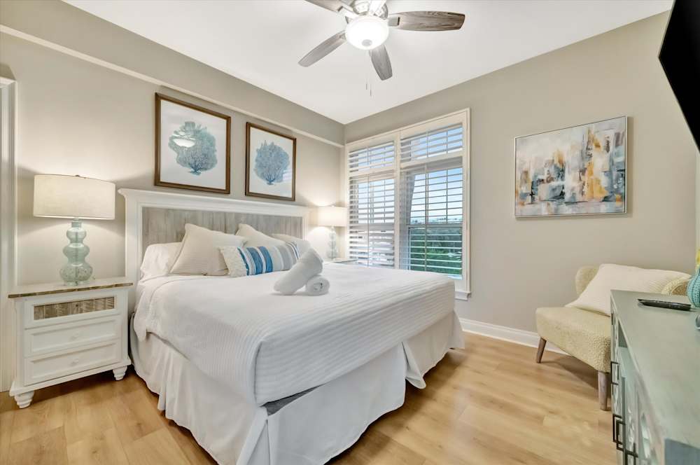 Nautical Bedroom Bliss: Coastal Wicker & Prime Beach Location.