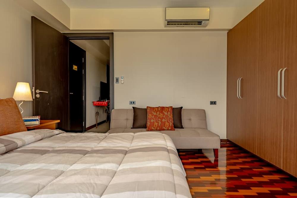 1BR · Aeon Towers
