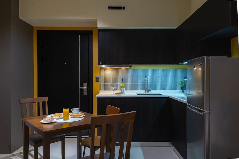 1BR · Aeon Towers