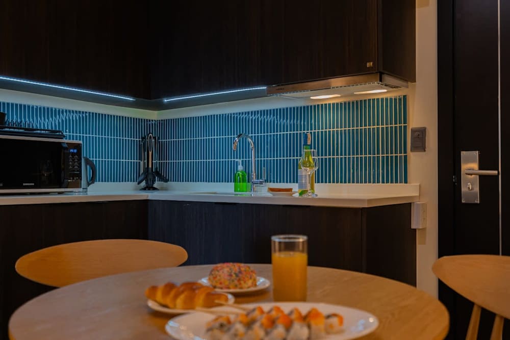 1BR · Aeon Towers