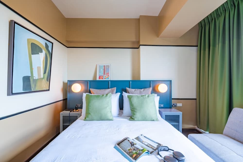 1BR · Aeon Towers