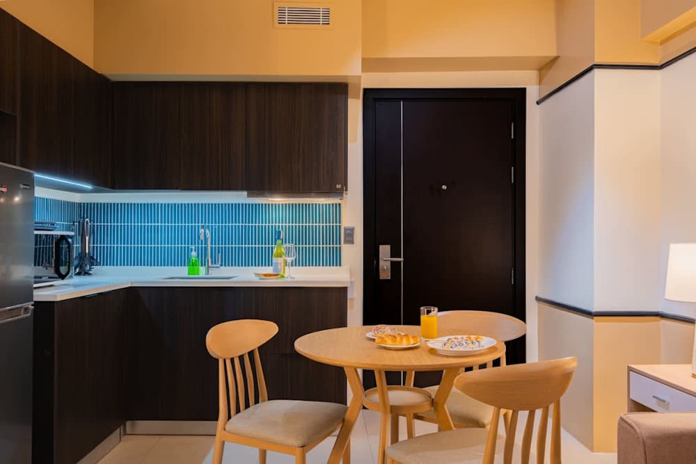 1BR · Aeon Towers