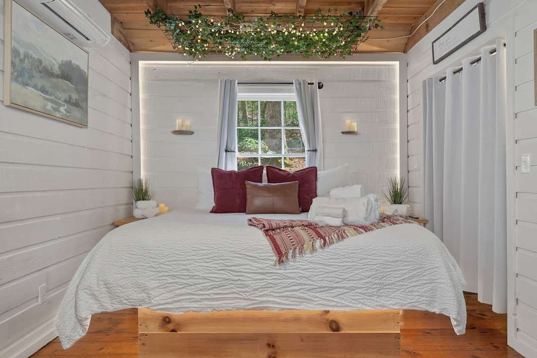 Lover's Nest — photo 3 of 6